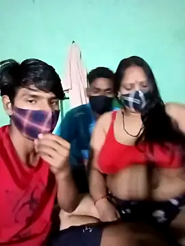 Snapshot of LoveOnStream chatting on October 2025 04:50:01 PM LoveOnStream online show from October 2025 04:50:01 PM