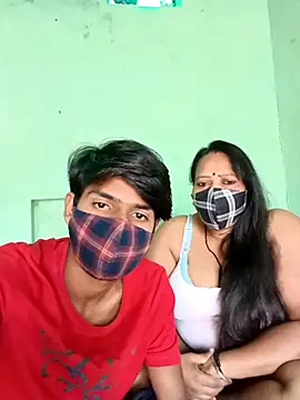 Snapshot of LoveOnStream chatting on October 2025 07:20:02 AM LoveOnStream online show from October 2025 07:20:02 AM