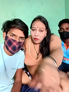 Snapshot of LoveOnStream chatting on October 2025 11:22:01 AM LoveOnStream online show from October 2025 11:22:01 AM