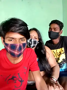 Snapshot of LoveOnStream chatting on October 2025 08:47:02 AM LoveOnStream online show from October 2025 08:47:02 AM