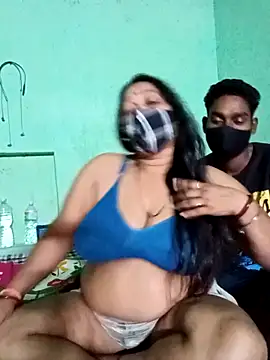 Snapshot of LoveOnStream chatting on October 2025 12:04:02 PM LoveOnStream online show from October 2025 12:04:02 PM