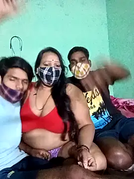 Snapshot of LoveOnStream chatting on October 2025 12:12:02 PM LoveOnStream online show from October 2025 12:12:02 PM