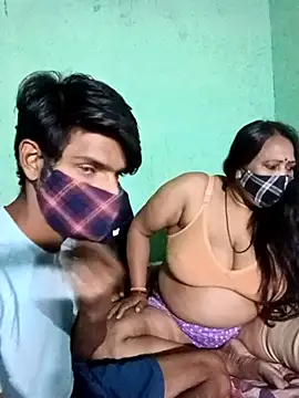 Snapshot of LoveOnStream chatting on October 2025 01:39:01 PM LoveOnStream online show from October 2025 01:39:01 PM