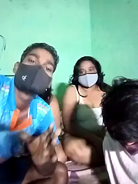 Snapshot of LoveOnStream chatting on October 2025 12:01:02 AM LoveOnStream online show from October 2025 12:01:02 AM