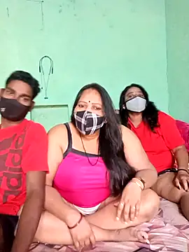 Snapshot of LoveOnStream chatting on October 2025 10:49:02 AM LoveOnStream online show from October 2025 10:49:02 AM