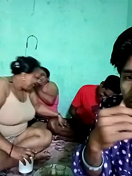 Snapshot of LoveOnStream chatting on November 2025 01:51:02 AM LoveOnStream online show from November 2025 01:51:02 AM