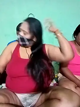 Snapshot of LoveOnStream chatting on November 2025 11:54:01 AM LoveOnStream online show from November 2025 11:54:01 AM