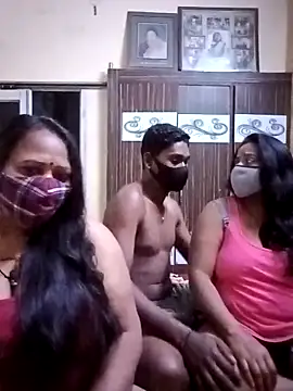 LoveOnStream online show from February 2026 12:09:01 PM