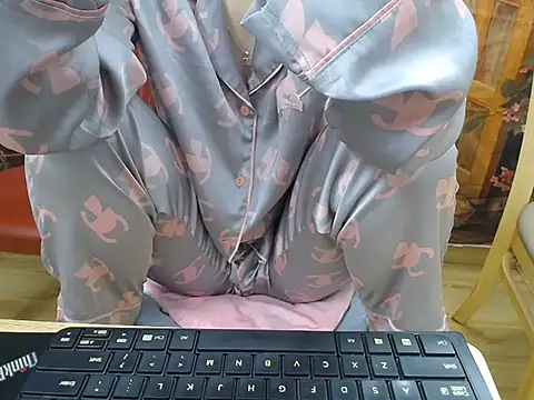 Snapshot of Lamoon_2k chatting on October 2025 01:03:01 AM Lamoon 2k online show from October 2025 01:03:01 AM