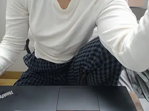 Snapshot of Lamoon_2k chatting on October 2025 02:59:02 AM Lamoon 2k online show from October 2025 02:59:02 AM