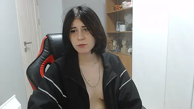 Snapshot of TinaQuiin chatting on September 2025 08:08:01 AM TinaQuiin online show from September 2025 08:08:01 AM