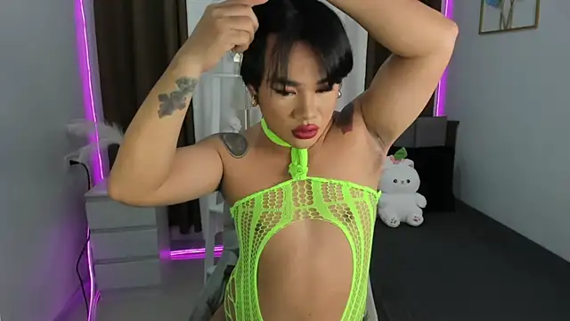 Snapshot of Malia_Nicole chatting on September 2025 04:20:01 PM Malia Nicole online show from September 2025 04:20:01 PM