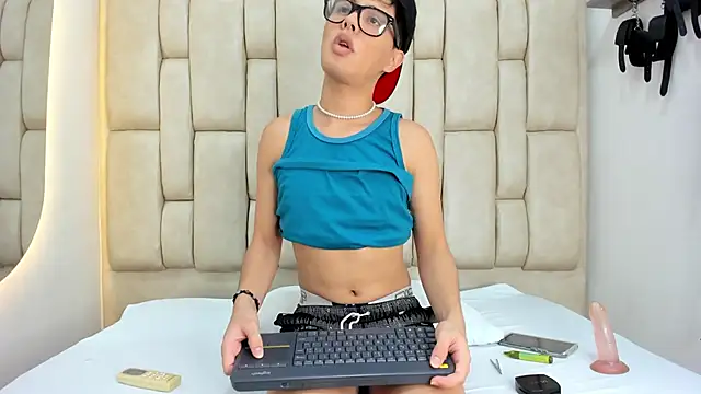 Felipe Cold online show from October 2025 02:22:02 AM