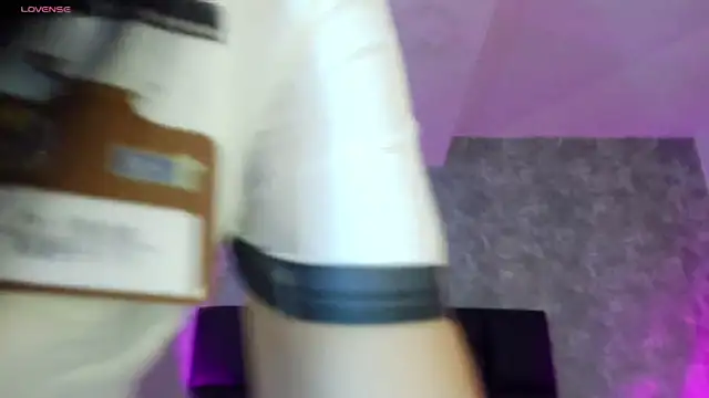 crystaldarliing online show from May 2026 05:09:01 PM