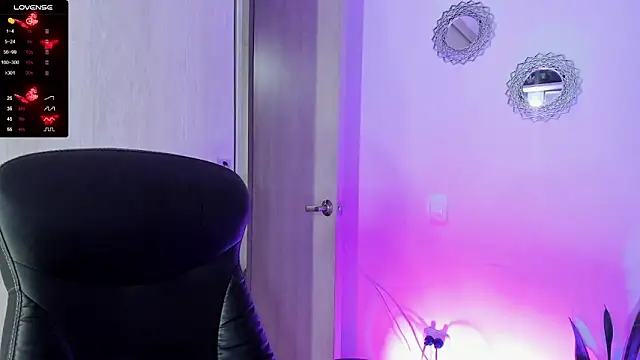 Snapshot of bella_thorne3 chatting on November 2025 11:05:01 PM bella thorne3 online show from November 2025 11:05:01 PM