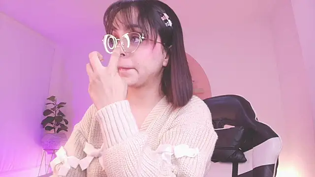 Clara Luu online show from July 2026 02:49:02 AM