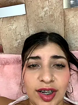 Snapshot of Isaa-Sweet chatting on September 2025 03:39:02 AM Isaa-Sweet online show from September 2025 03:39:02 AM