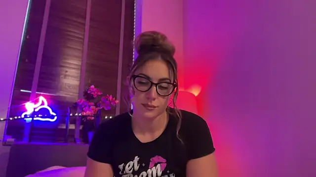 Snapshot of MistresssX chatting on October 2025 08:09:02 PM MistresssX online show from October 2025 08:09:02 PM