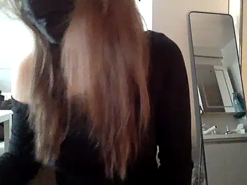 Mia 8 online show from March 2026 02:26:01 AM