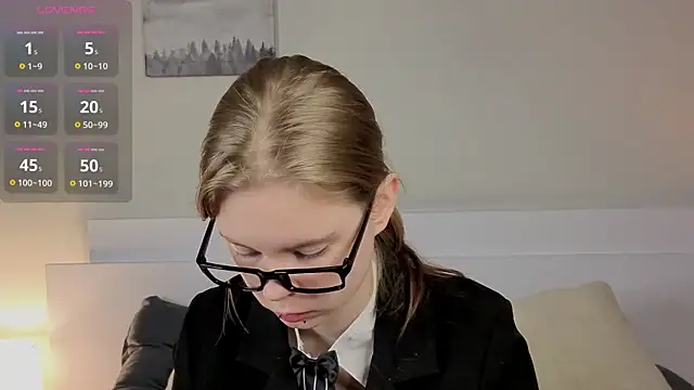 JulietteRain online show from July 2026 10:17:02 PM