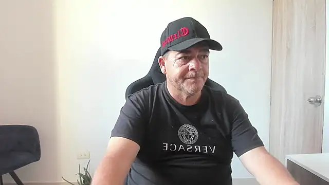 massimo dannger online show from September 2025 09:29:02 PM