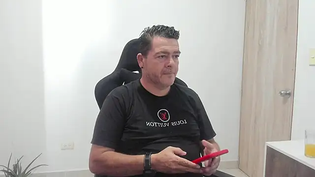 massimo dannger online show from October 2025 06:32:01 PM