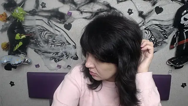 SelenaFly online show from November 2025 06:03:02 AM