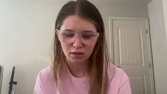 Snapshot of Riley_ray69 chatting on December 2025 03:50:02 PM Riley ray69 online show from December 2025 03:50:02 PM