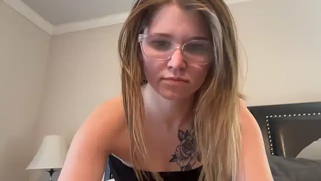 Snapshot of Riley_ray69 chatting on January 2026 08:36:02 PM Riley ray69 online show from January 2026 08:36:02 PM