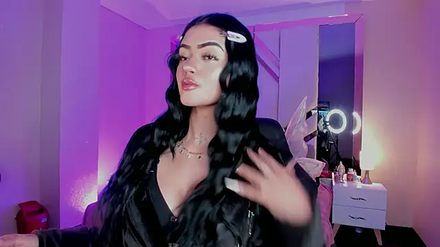 Snapshot of EmmaStonns chatting on November 2025 01:44:01 PM EmmaStonns online show from November 2025 01:44:01 PM