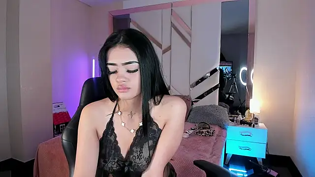 Snapshot of EmmaStonns chatting on January 2026 12:54:01 PM EmmaStonns online show from January 2026 12:54:01 PM