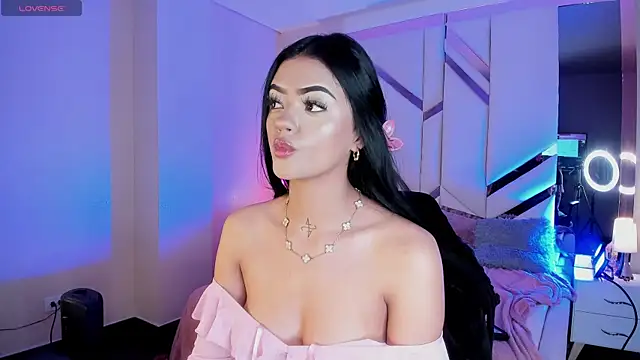 Snapshot of EmmaStonns chatting on February 2026 01:08:02 PM EmmaStonns online show from February 2026 01:08:02 PM