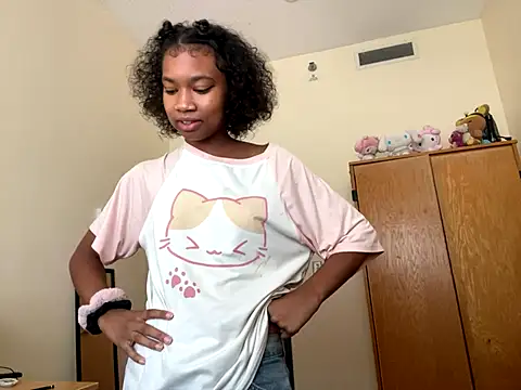 Snapshot of luvrgrllani chatting on September 2025 07:47:02 PM luvrgrllani online show from September 2025 07:47:02 PM