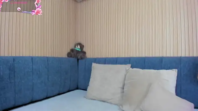 angel ponce online show from November 2025 07:14:02 PM