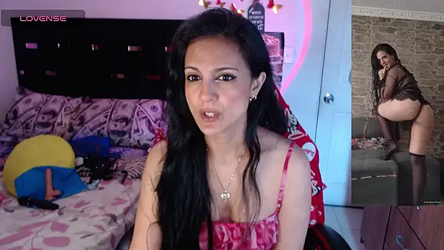 Snapshot of BasmaHernandez chatting on May 2026 02:23:01 PM BasmaHernandez online show from May 2026 02:23:01 PM
