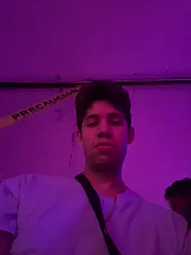 Snapshot of Maxtaylor18 chatting on October 2025 06:14:02 AM Maxtaylor18 online show from October 2025 06:14:02 AM