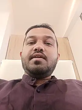 Snapshot of VJ17 chatting on December 2025 04:40:01 AM VJ17 online show from December 2025 04:40:01 AM