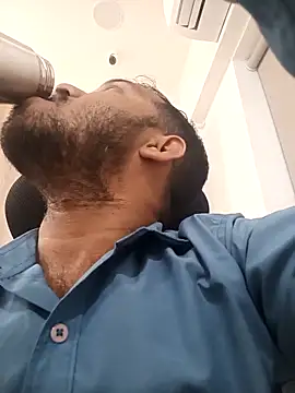 Snapshot of VJ17 chatting on December 2025 05:05:01 AM VJ17 online show from December 2025 05:05:01 AM