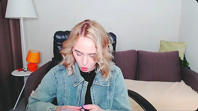 LiluMoon   online show from May 2026 04:11:01 PM
