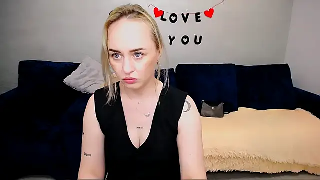 LiluMoon   online show from May 2026 12:43:02 PM