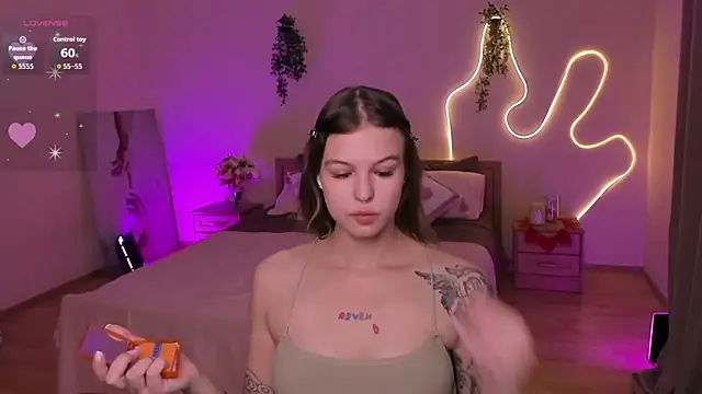 Lisa Blossom online show from May 2026 06:08:01 AM