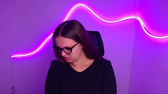 Aurora White online show from September 2025 05:07:01 AM