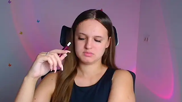 Aurora White online show from September 2025 12:05:02 PM