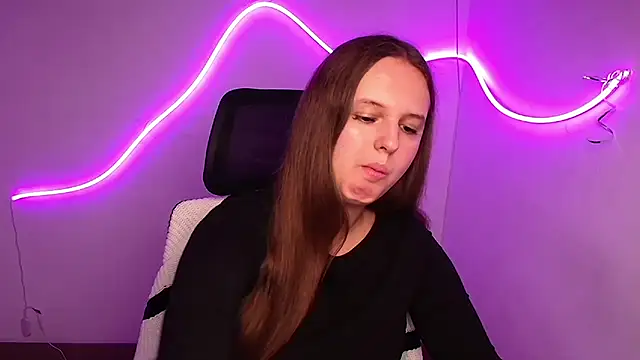 Aurora White online show from October 2025 12:14:02 PM