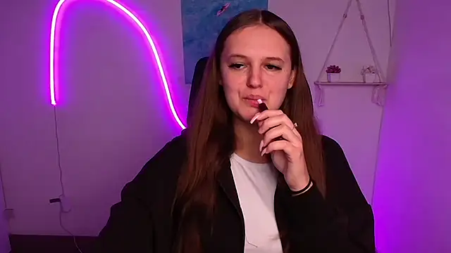 Aurora White online show from October 2025 11:21:01 AM