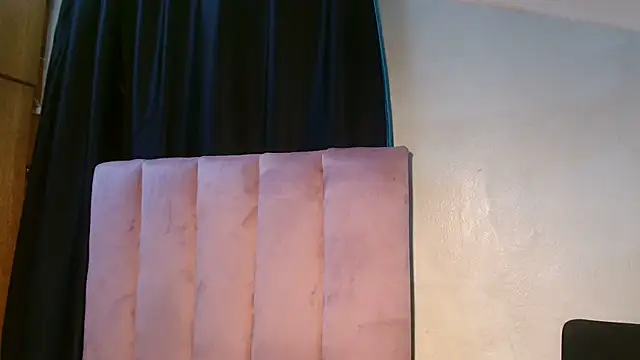 Snapshot of RoxyLuv77 chatting on October 2025 12:16:02 AM RoxyLuv77 online show from October 2025 12:16:02 AM