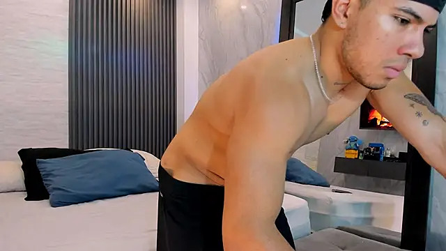 Snapshot of Kalyan_Casstelo chatting on September 2025 01:49:01 PM Kalyan Casstelo online show from September 2025 01:49:01 PM