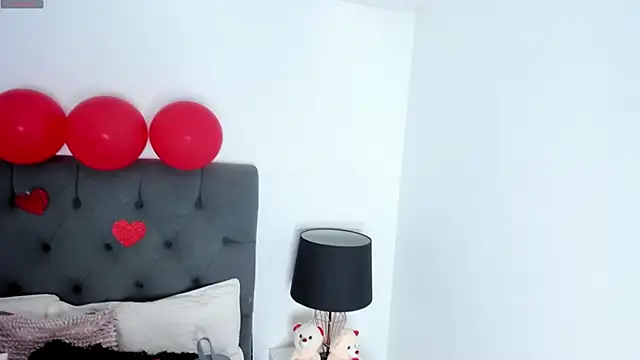 Snapshot of VictoriaParkeer chatting on February 2026 12:22:02 PM VictoriaParkeer online show from February 2026 12:22:02 PM