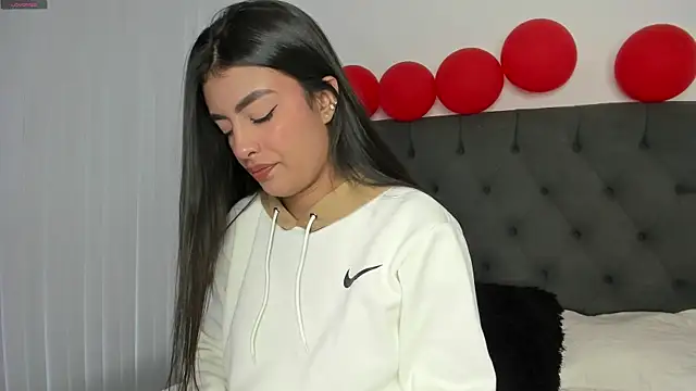 Snapshot of VictoriaParkeer chatting on February 2026 12:12:01 PM VictoriaParkeer online show from February 2026 12:12:01 PM