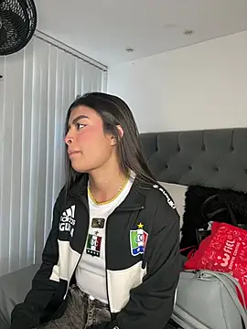 Snapshot of VictoriaParkeer chatting on February 2026 12:06:01 PM VictoriaParkeer online show from February 2026 12:06:01 PM